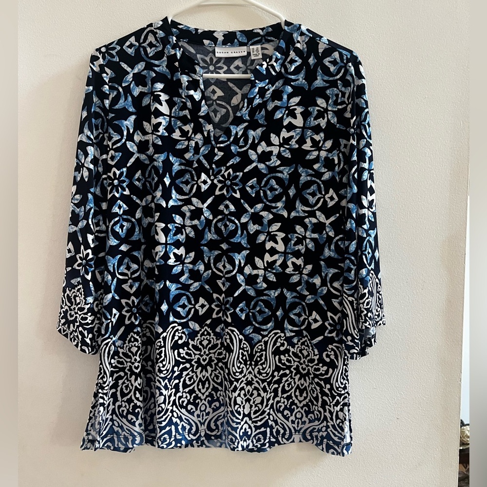 Susan Graver Blue Medallion Print Tunic Top  S Coastal Resort 3/4 Sleeve Blouse - Picture 3 of 6